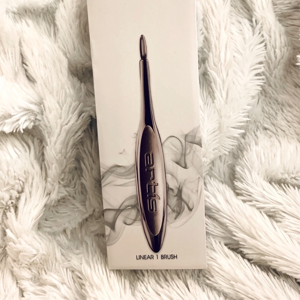 Elite collection linear 1 brush NIB